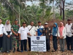 Pelaksanaan Kegiatan Buka Badan Jalan Desa Tanah tinggi Untuk Jalan RT sembilan