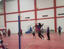 Laga Persahabatan Antara Klub Voli SRC Dari Bengkulu Utara Dan Klub Voli Kotu Dari Bengkulu