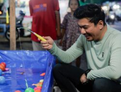Pemilik Kedai Es Mengatakan Bangga Saat Bupati Arie Mengunjungi Dagangannya Di Alun-alun