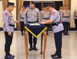 Jakarta Selatan: Kapolri Resmi Lantik Komjen Dedi Prasetyo Jadi Wakapolri