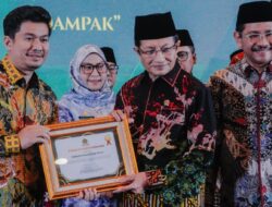 Bupati B/U Di Berikan Penghargaan Oleh Mentri Agama RI Atas kontribusi Memperkuat Fungsi Penyuluh Agama