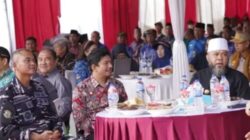 Ketua DPRD BU Parmin,.S.I.P, Turut Hadir dalam acara Panen Raya Jagung Di Desa Tanah Hitam Kec Padang Jaya