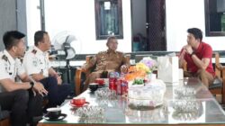 Didampingi Wabub BU Bupati Arie Menerima Audiensi dari Tim Imigrasi Ketahun