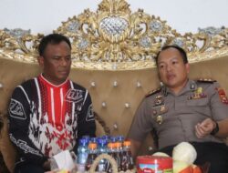 Kapolres BU Besuk Aiptu Norton Tampubolon Sebagai Bentuk Kepedulian Terhadap Personelnya Yang Sakit