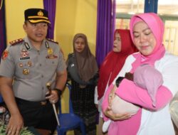 Hari Bhayangkara Kapolres BU AKBP Bakti Kautsar Ali Gelar Bakti Kesehatan Di Desa Marga Sakti Kecamatan Padang Jaya