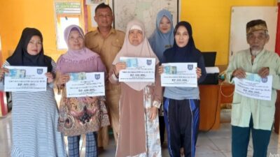 Pemdes Air Sekamanak Melaksanakan Penyaluran BLT DD Kepada 5 KPM Tahun 2026
