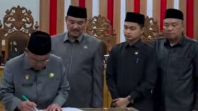 Rapat Paripurna DPRD BU Pandangan Akhir Fraksi Terhadap Raperda Perubahan APBD BU Tahun 2026