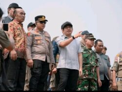 Bersama Forkopimda Hari Ini Bupati Arie Meninjau Lahan Untuk Sekolah Gratis Dari Jenjang SD Hingga SMA