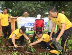 Wujudkan Lingkungan Lestari, Polres Bengkulu Utara Gelar Aksi Green Policing di Kemumu
